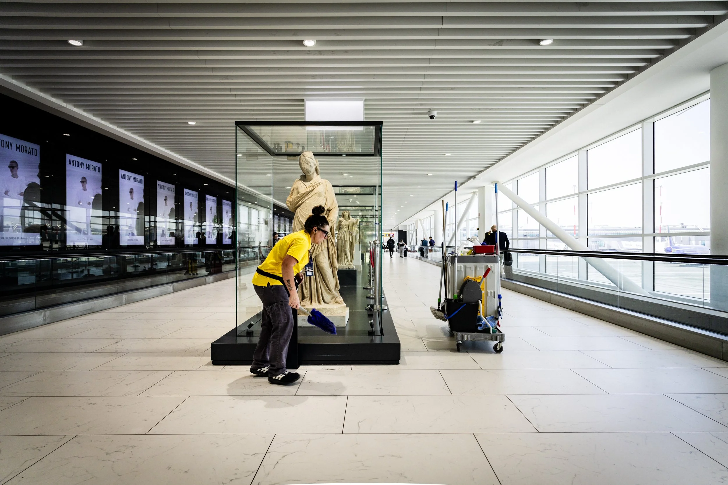 cleaning in milan airport