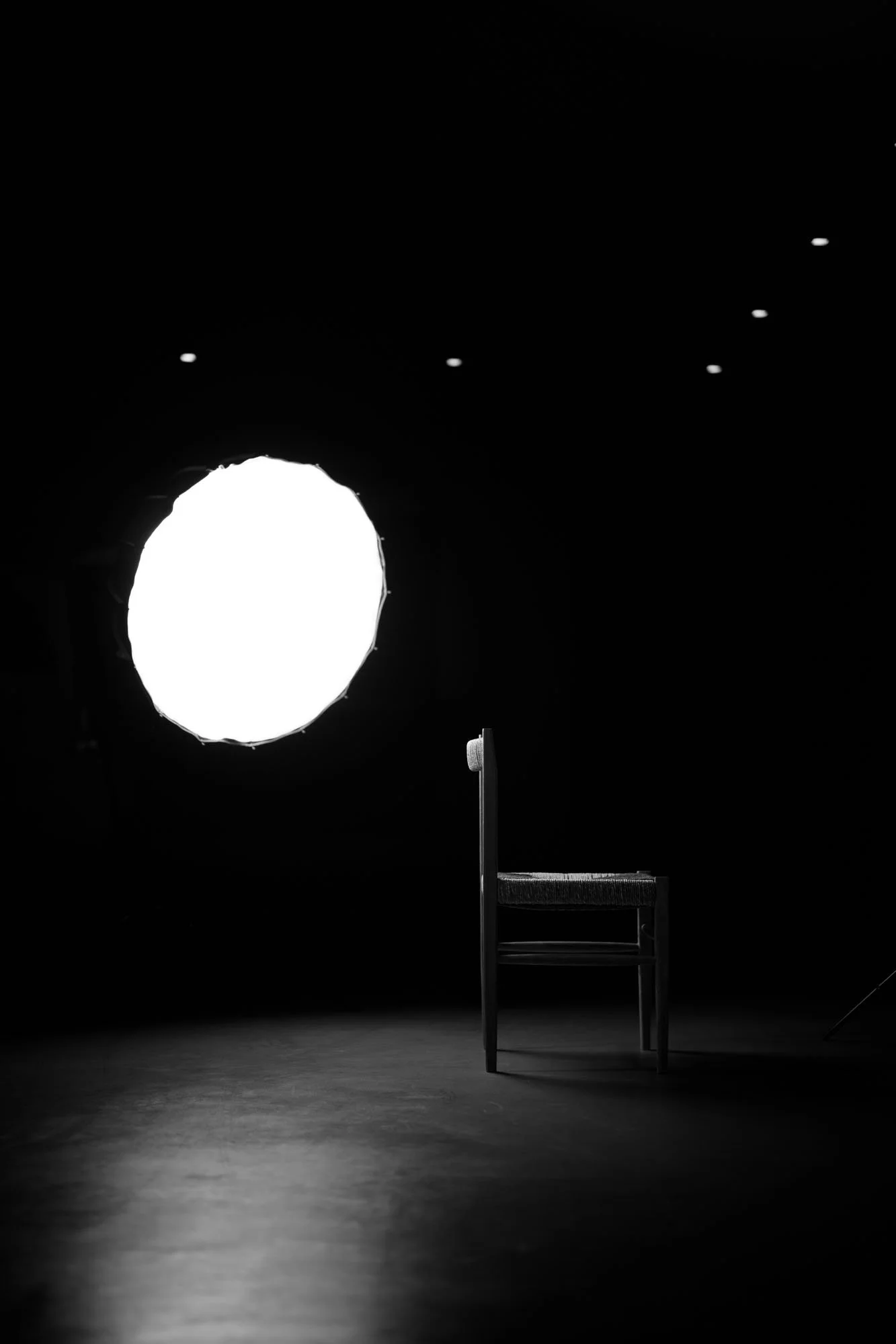 one light portrait setup in garage studio